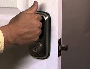 Lock Locksmith Tech Newton, MA 617-712-1215 - 24-7-locksmith-key-service