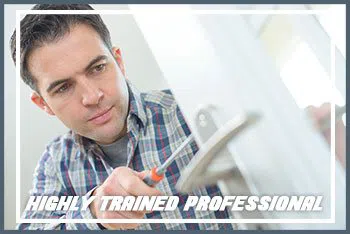 Lock Locksmith Tech Newton, MA 617-712-1215