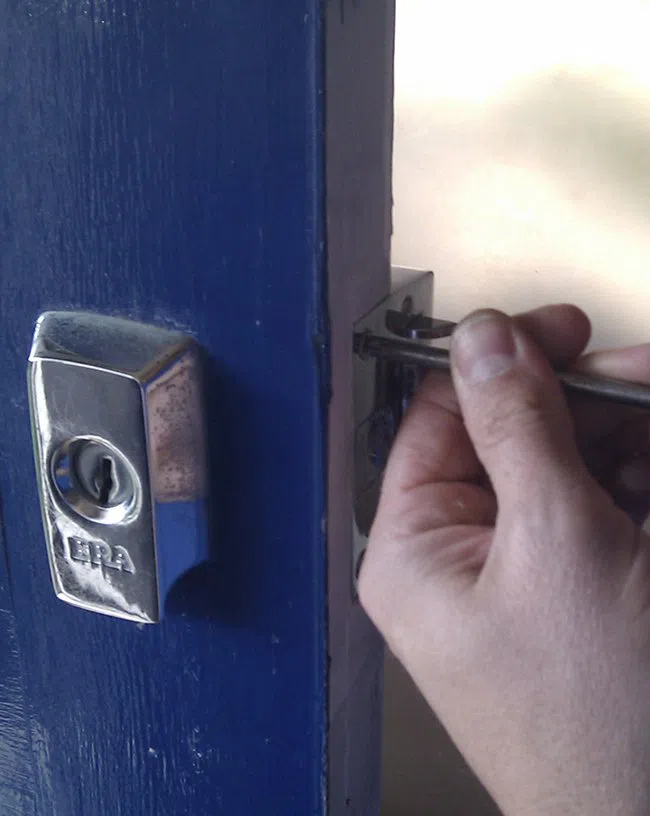 Lock Locksmith Tech Newton, MA 617-712-1215 Lock Locksmith Tech Newton, MA 617-712-1215 - locksmith-service
